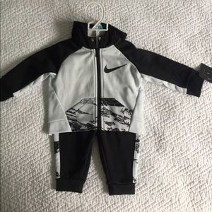 Baby boy Nike 2 piece outfit